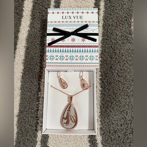 NEW Diamonique LUX VUE Magnifying Glass Necklace & Earring Set * PEAR SHAPE*